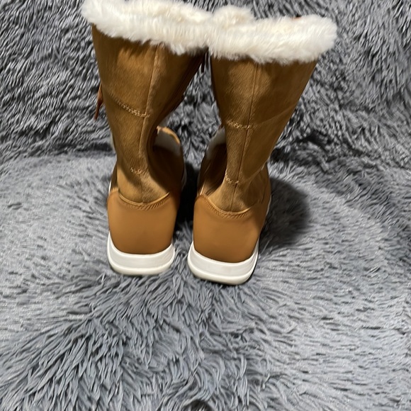DSG Arctic Storm tan snow boots in suede and faux fur. - Picture 4 of 8
